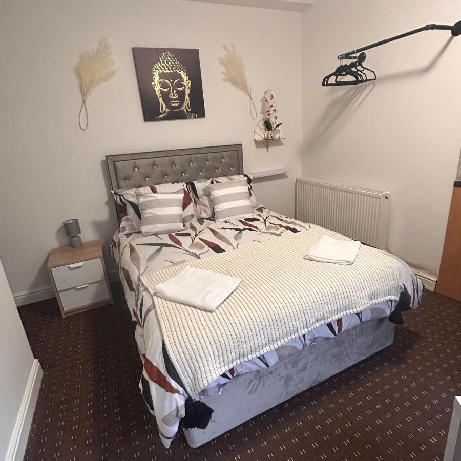 Bv Charming Studio With Free Private Parking, 10 Minutes From Town Centre Lejlighed Huddersfield Eksteriør billede